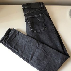 grey distressed skinny jeans